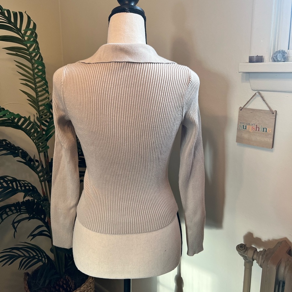 Abercrombie and Fitch A&F Beige Ribbed Collared Sweater - Picture 2 of 3